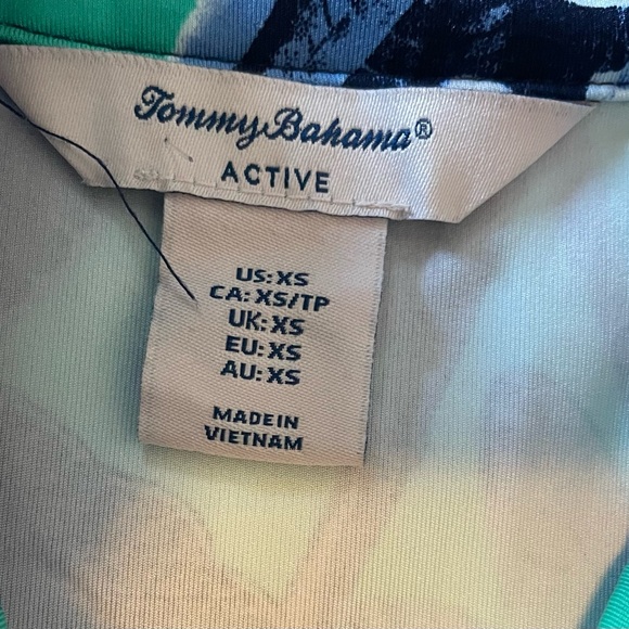 Tommy Bahama Active 1/2 Zip pullover Blue  Green Floral Print XS Nice Condition - Picture 2 of 6